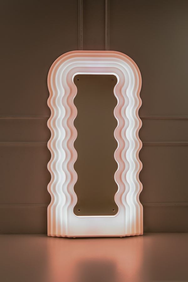Ettore Sottsass - Specchiera da parete con cornice illuminata mod. Ultrafragola