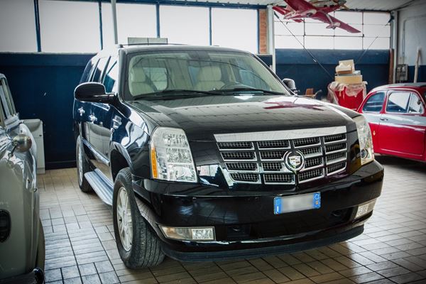 Cadillac - Escalade