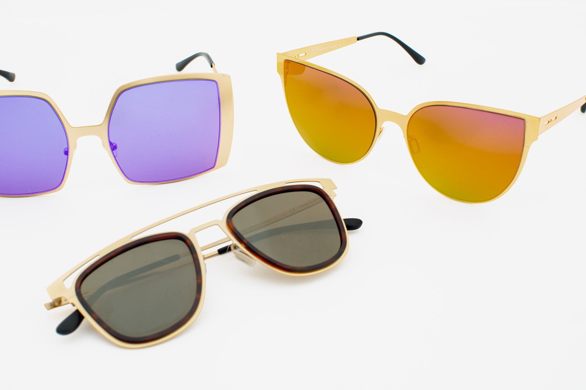 12 Sunglasses (silver/gold shades)