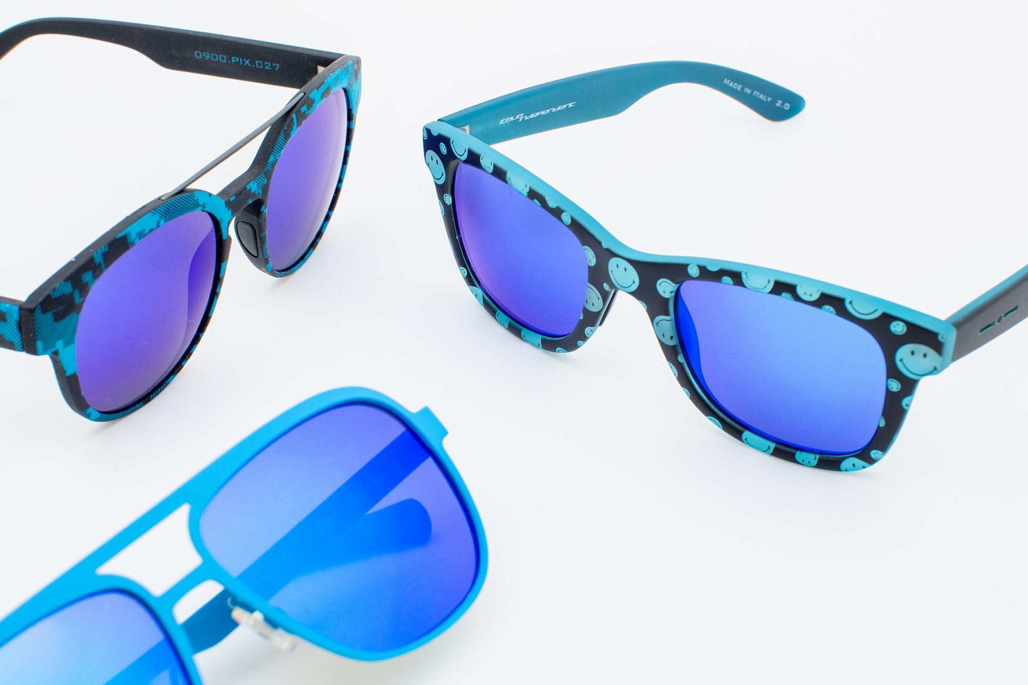 12 Sunglasses (blue shades)