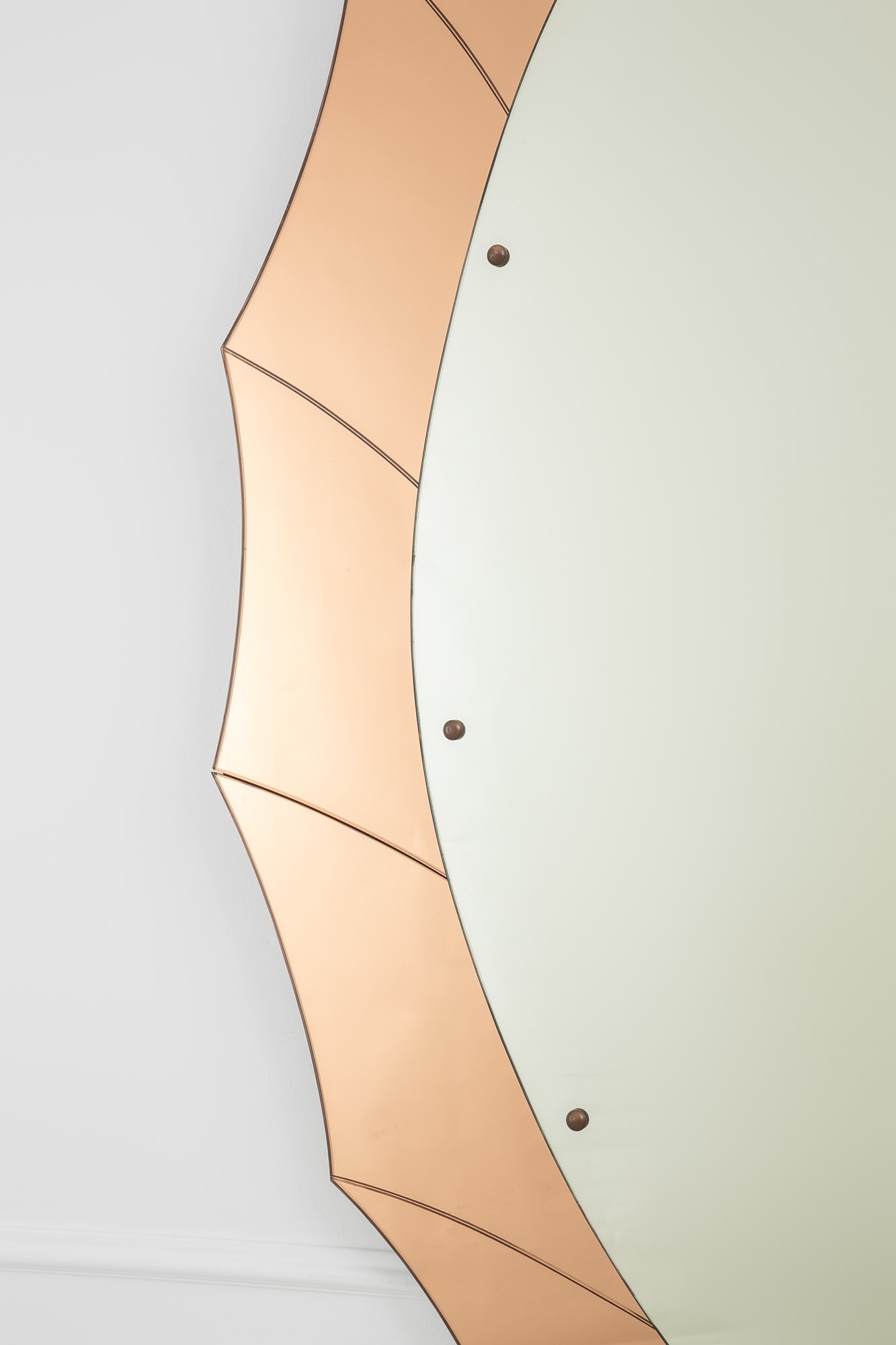 Grande specchiera da parete con mensola e illuminazione integrata