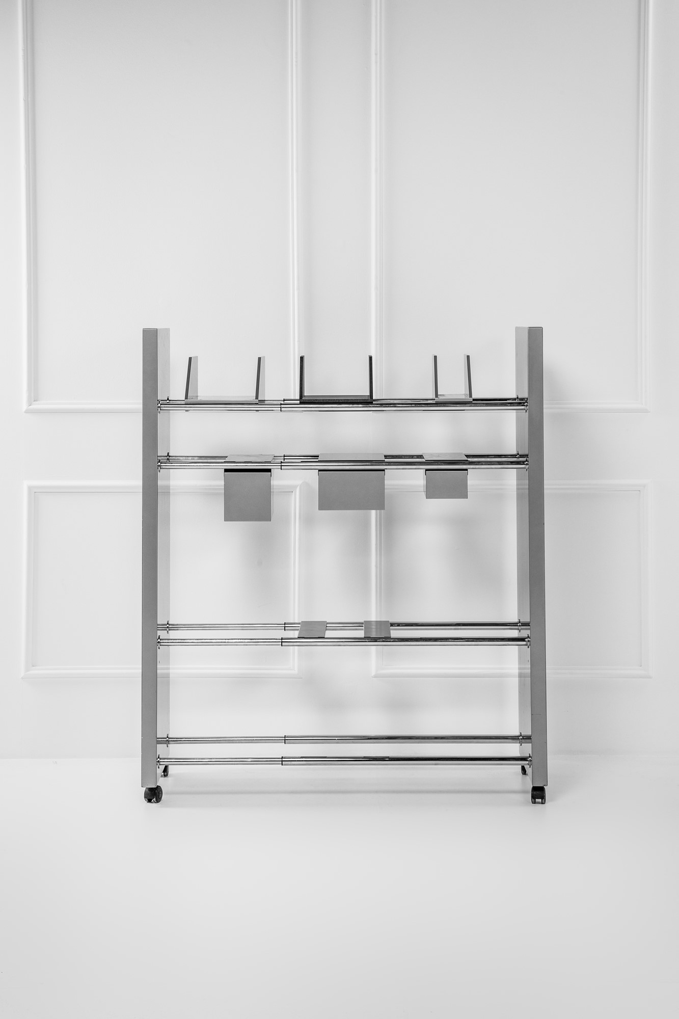 Elam Industria per L'arredamento - Mobile Stereo Estensibile Mod. lo Scaffale della Serie Arengar...