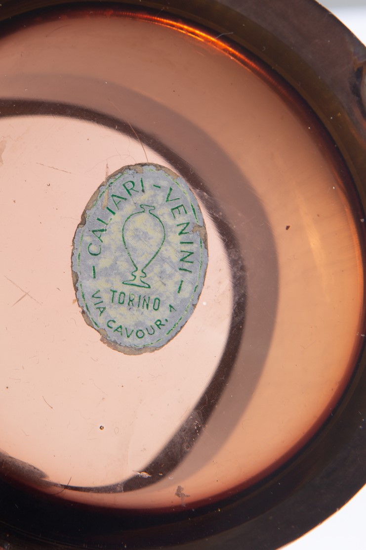 Vaso cilindrico con coperchio e fascia in argento