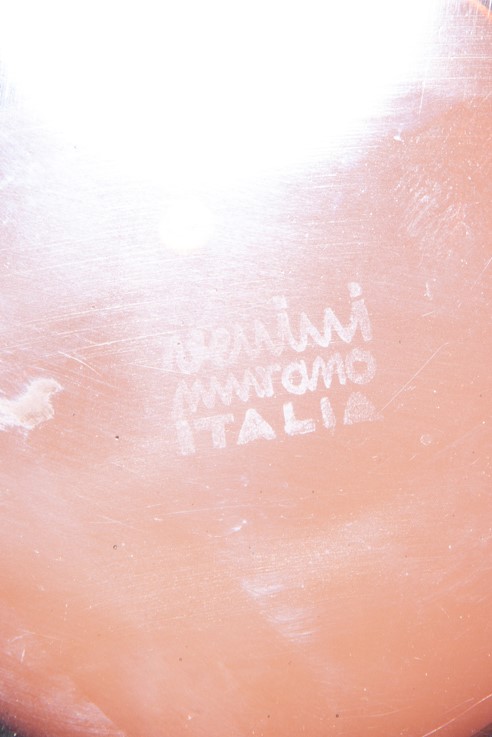 Vaso cilindrico con coperchio e fascia in argento