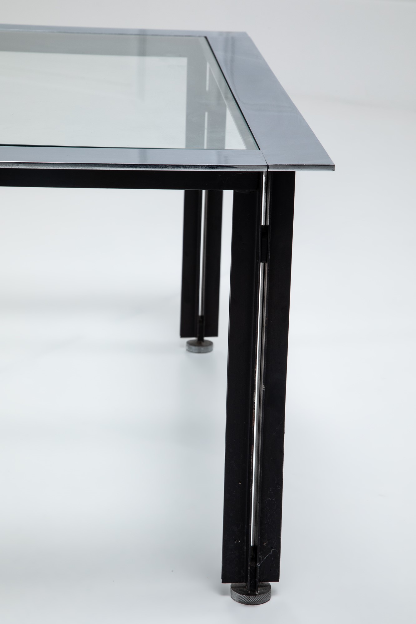 Tavolo basso della serie Fasce cromate mod. T10