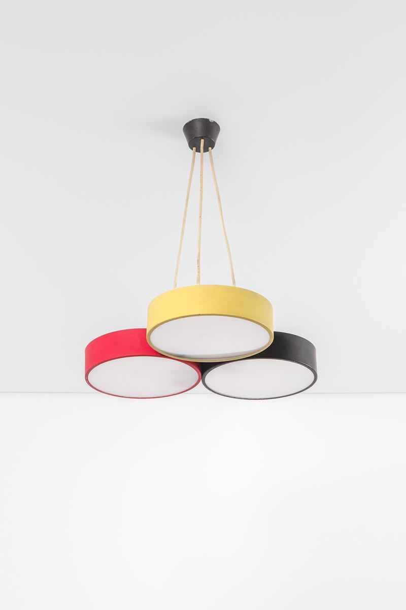 Lampadario a tre diffusori colorati