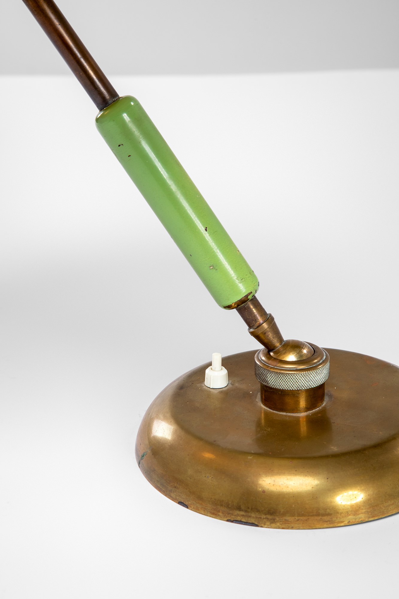 Lampada da tavolo orientabile