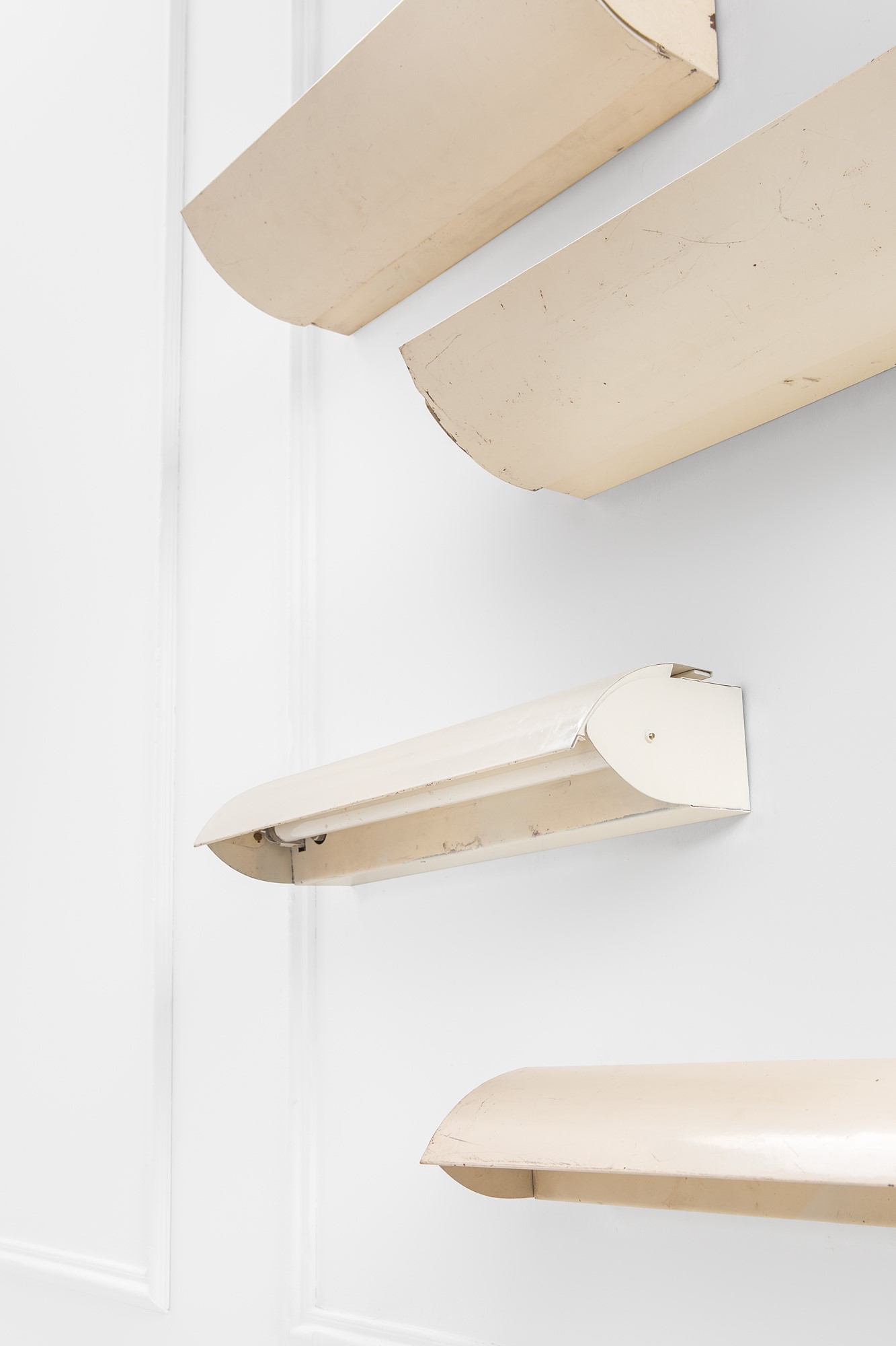 Cinque lampade da parete