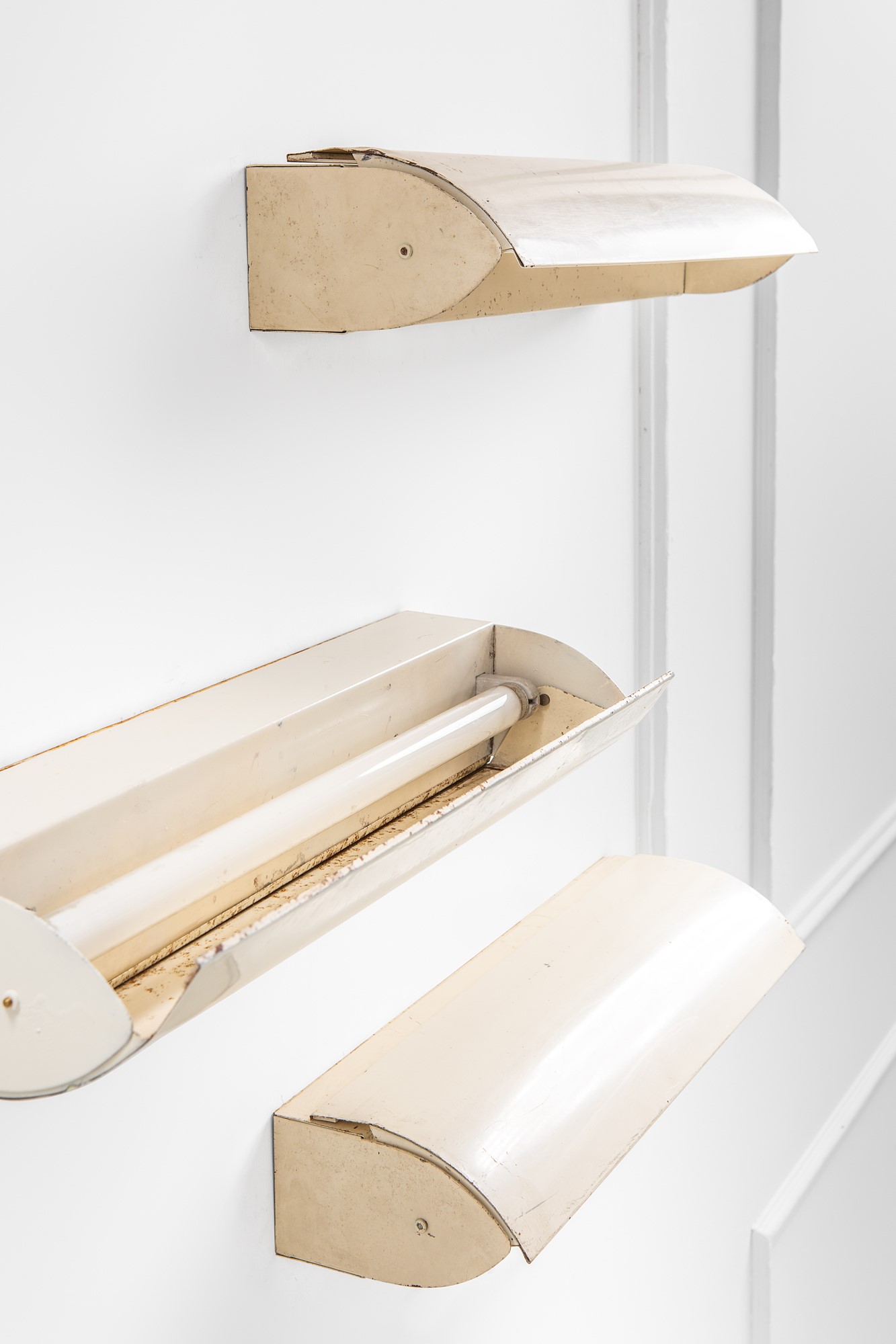 Cinque lampade da parete