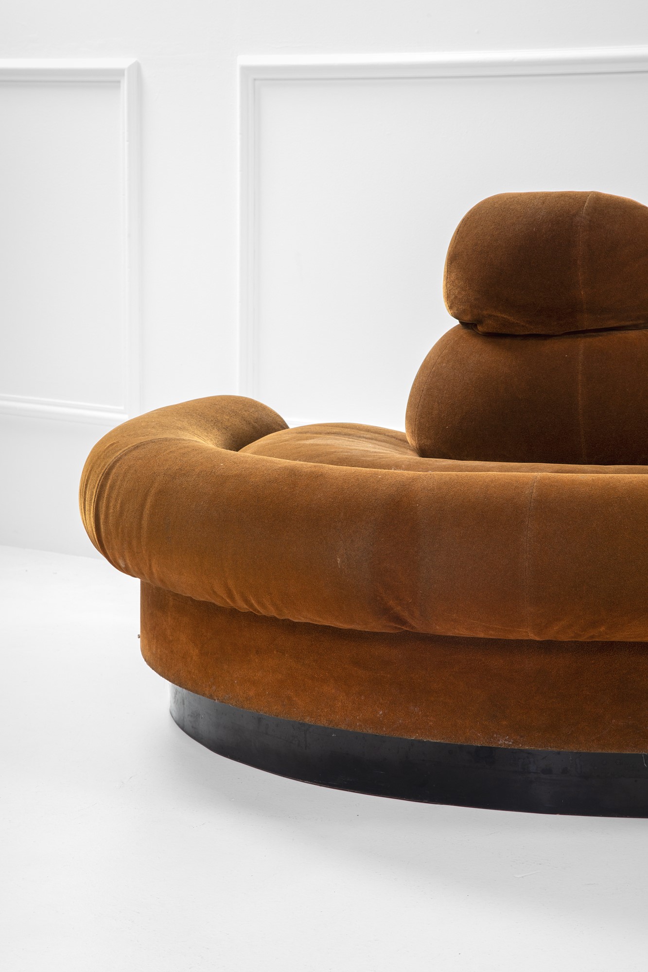 Piccolo divano semicircolare