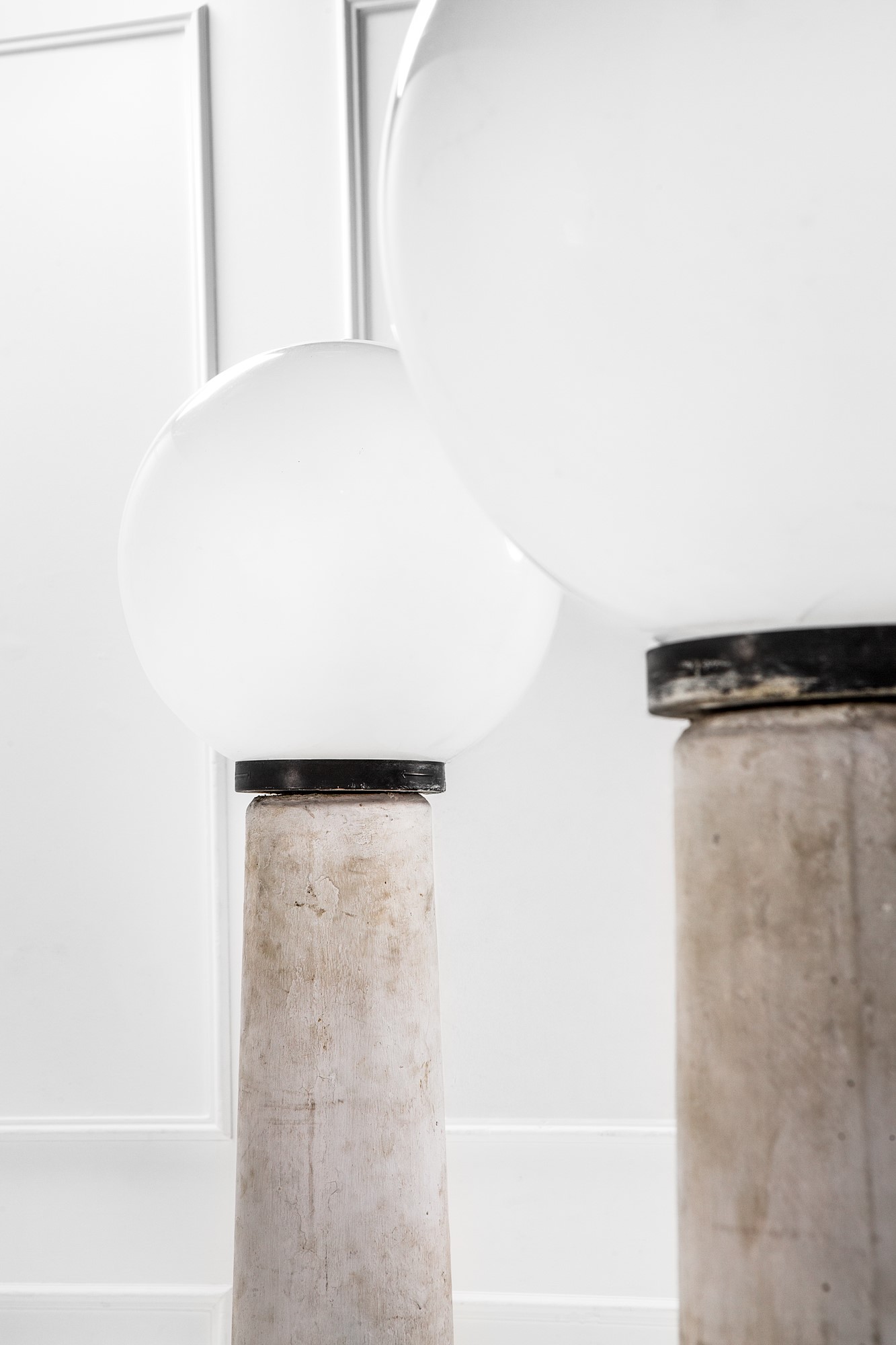 Due grandi lampade da giardino