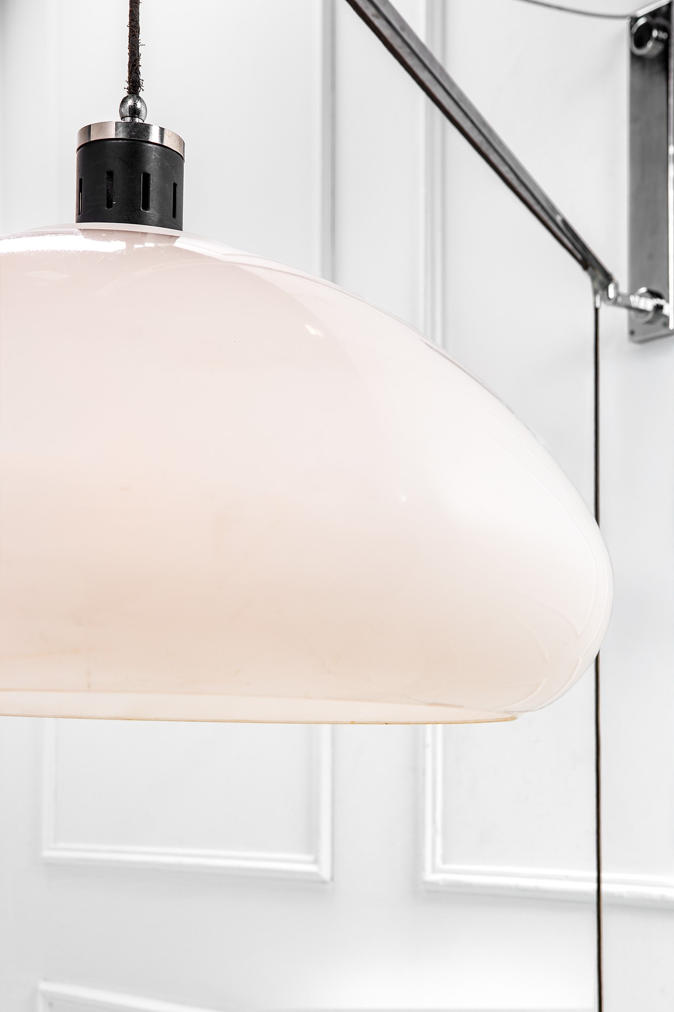 Lampada da parete con saliscendi