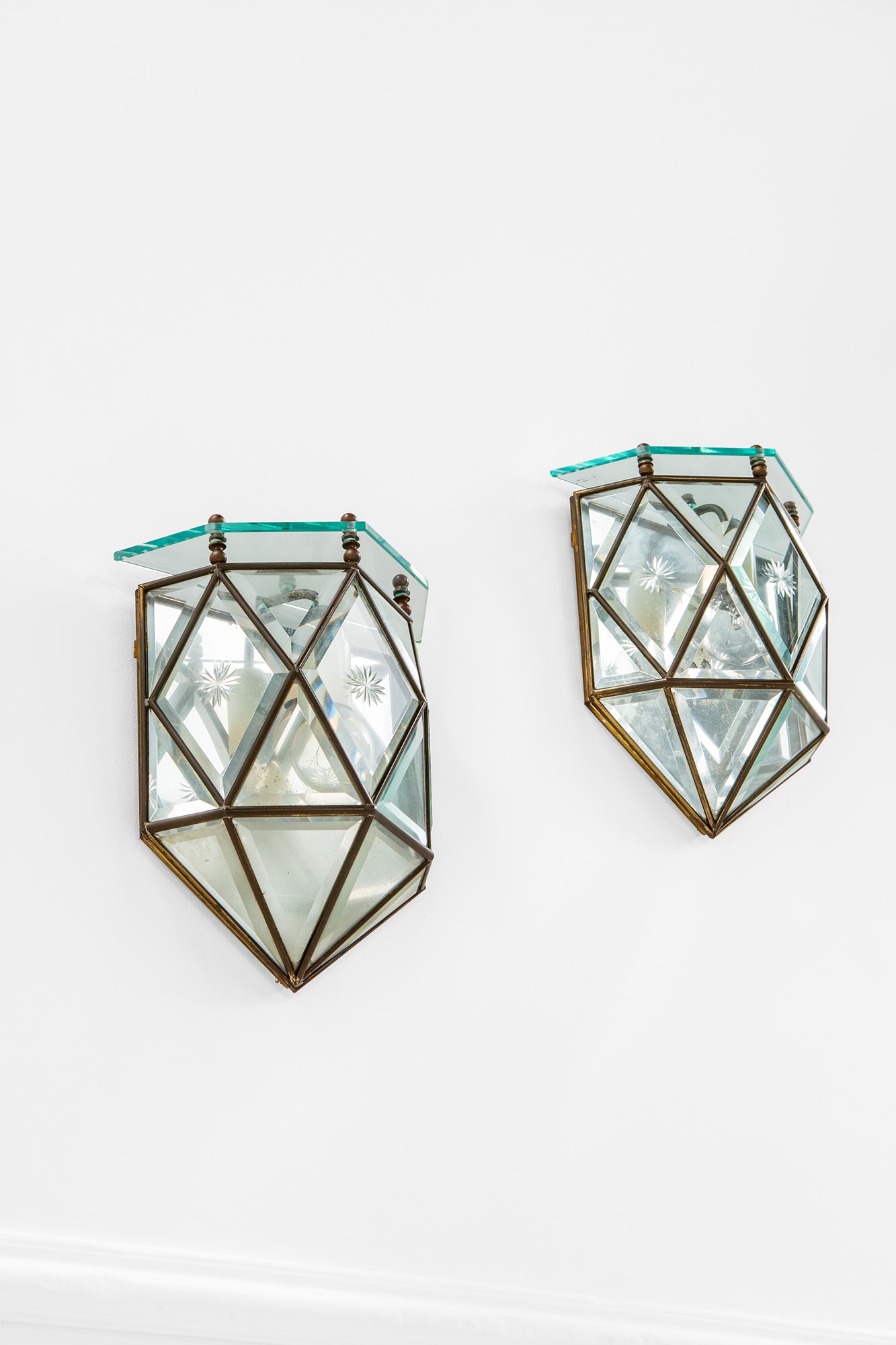 Due lampade da parete