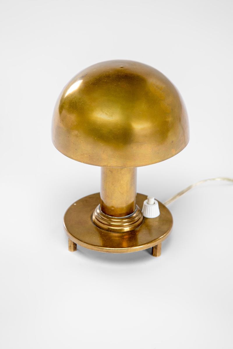 Piccola lampada da comodino