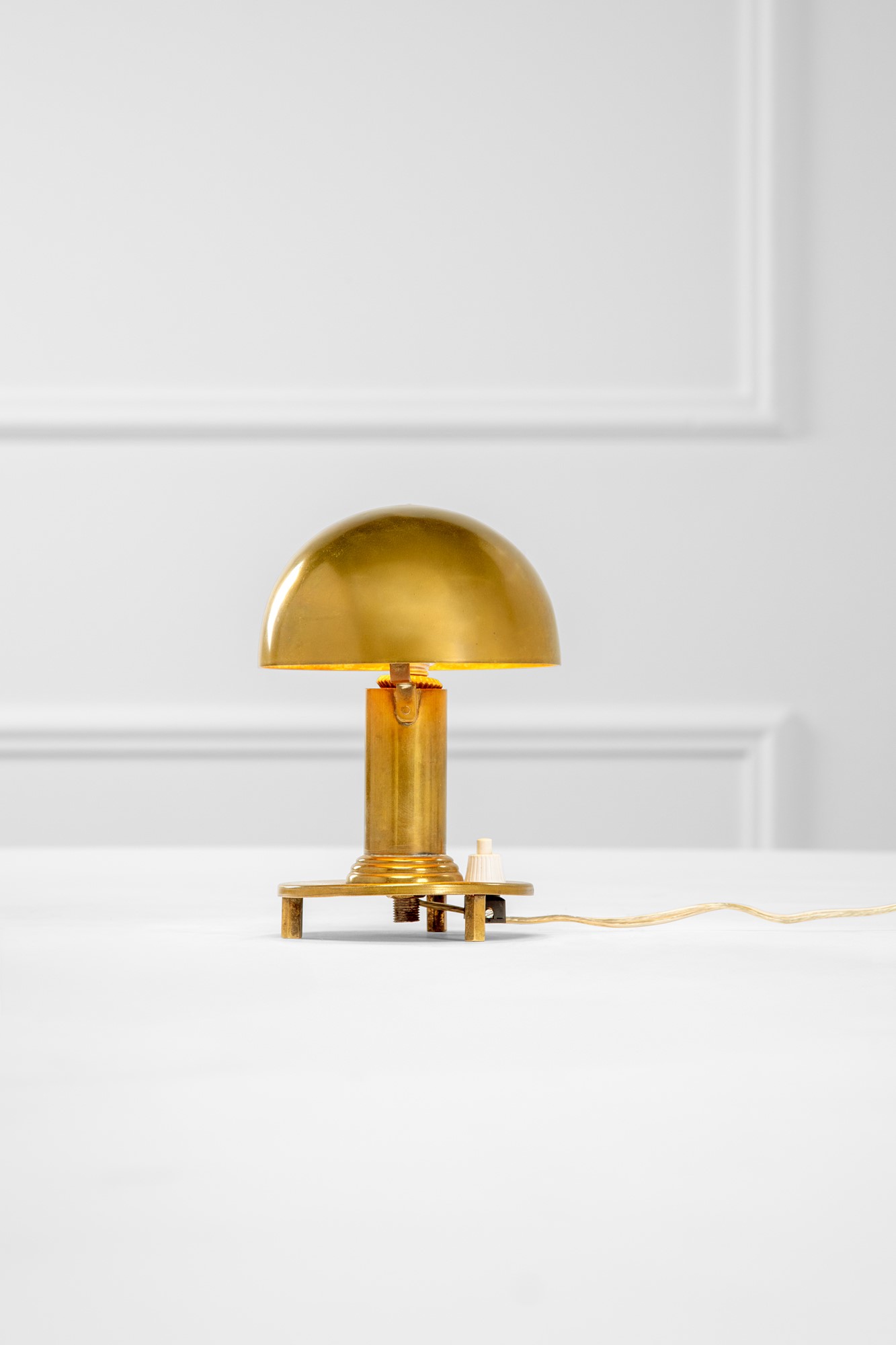 Piccola lampada da comodino