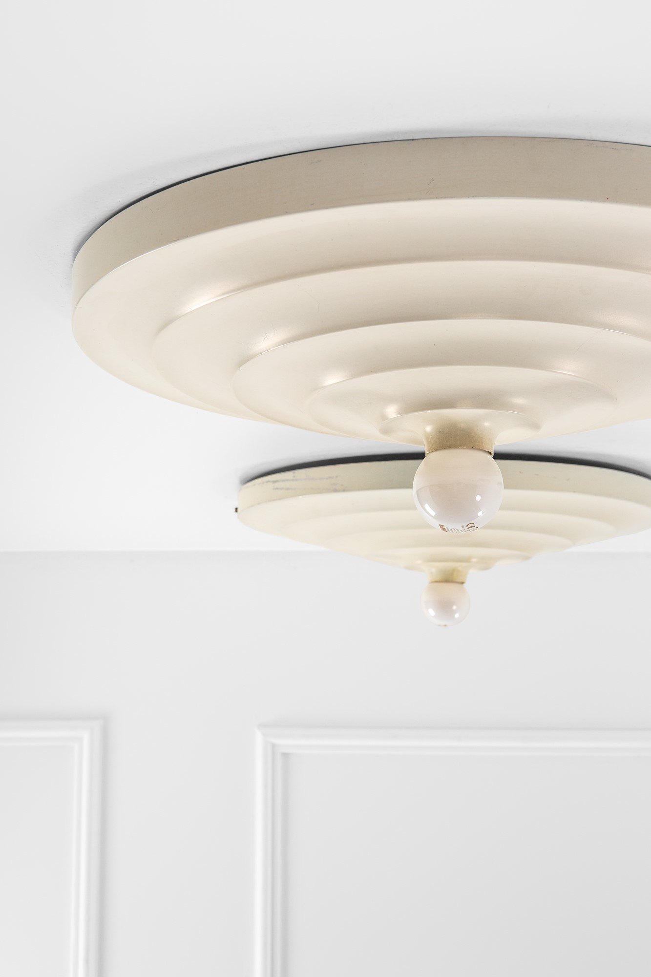 Quattro grandi lampade da parete o da soffitto
