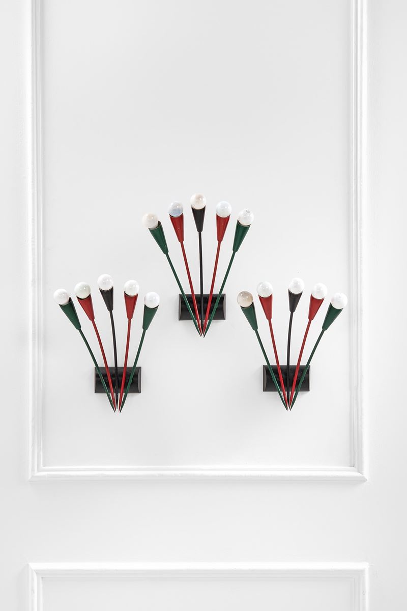 Tre lampade da parete a cinque luci