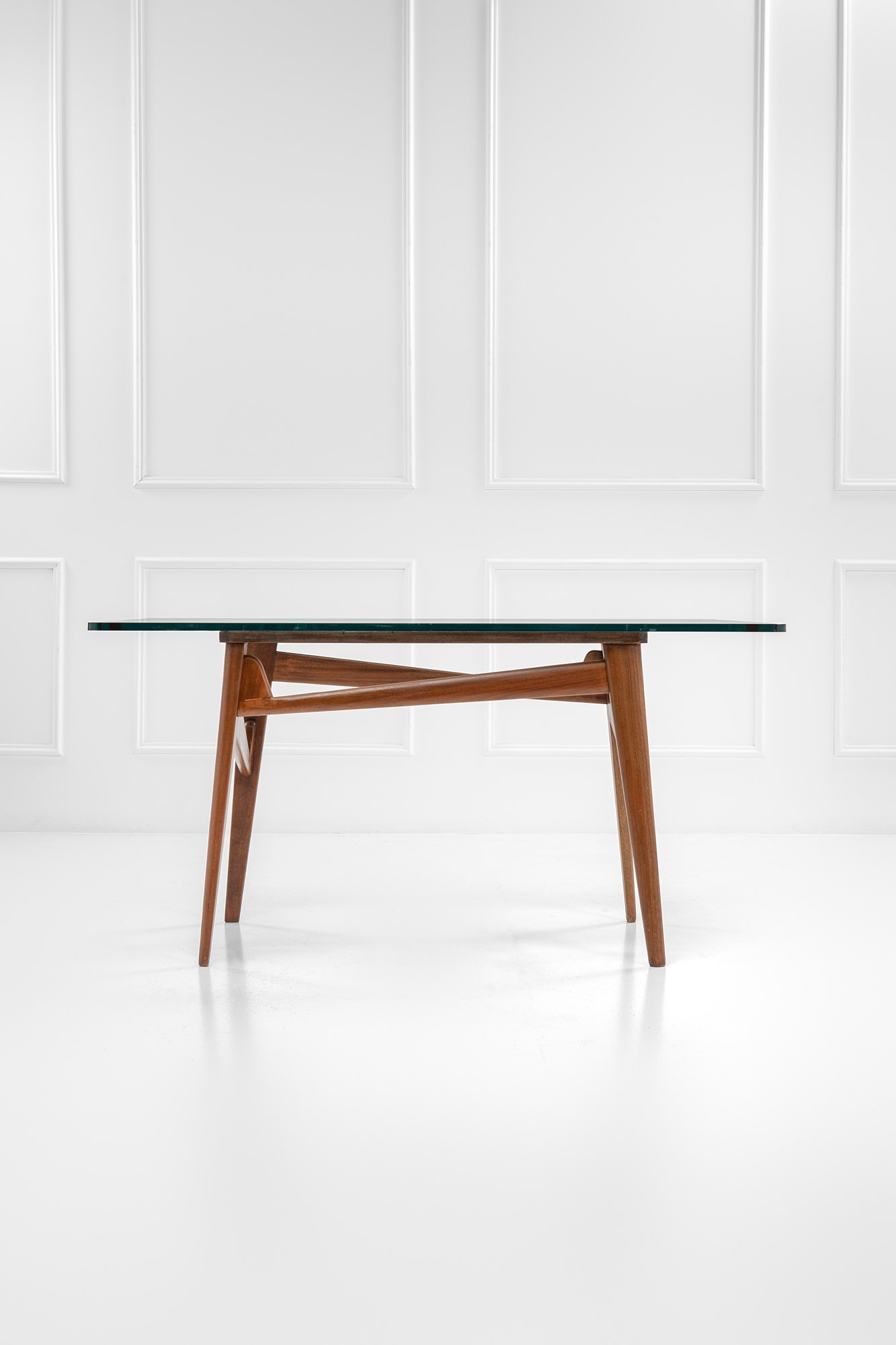 Tavolo dalle forme organiche