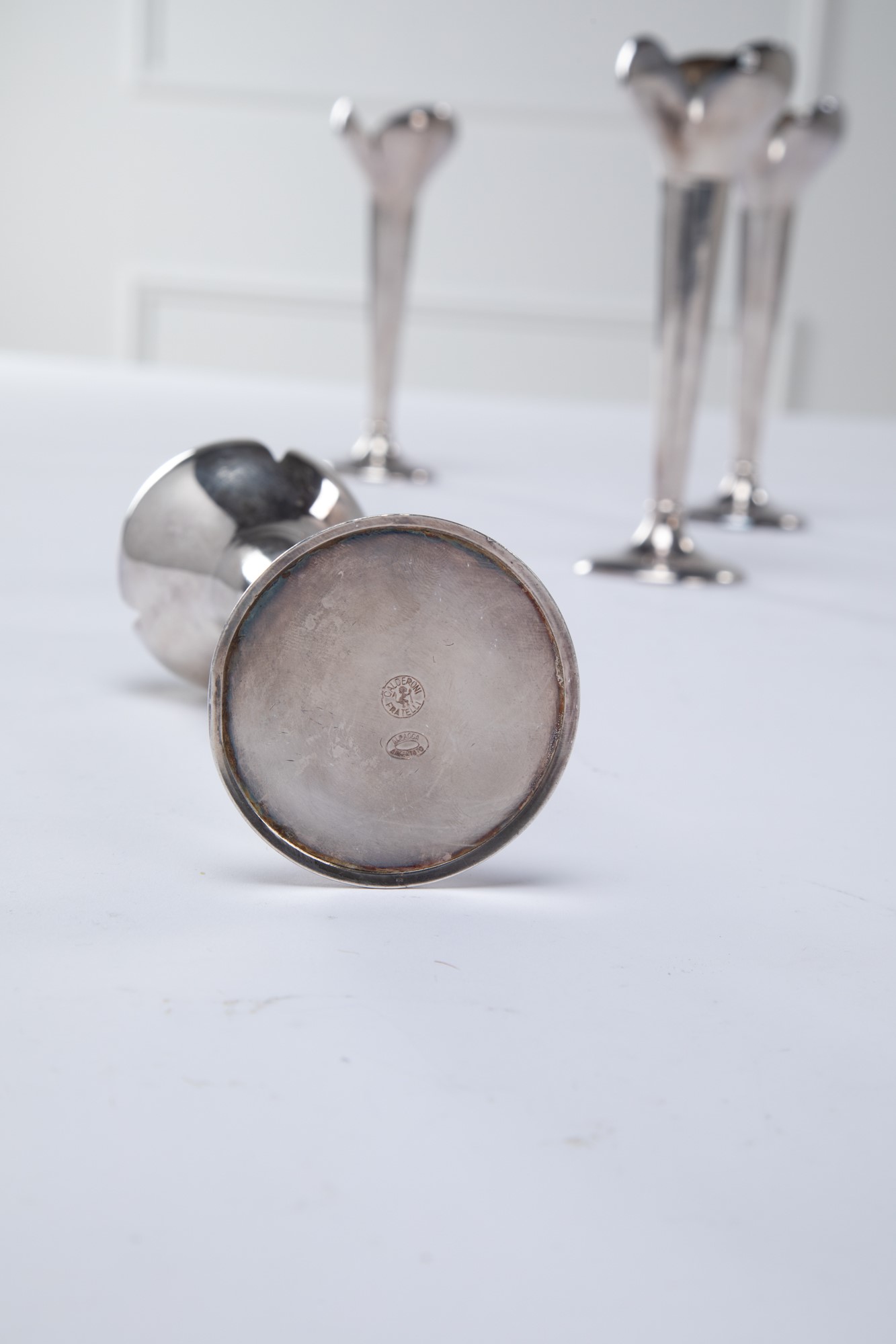 Cinque vasi monofiore