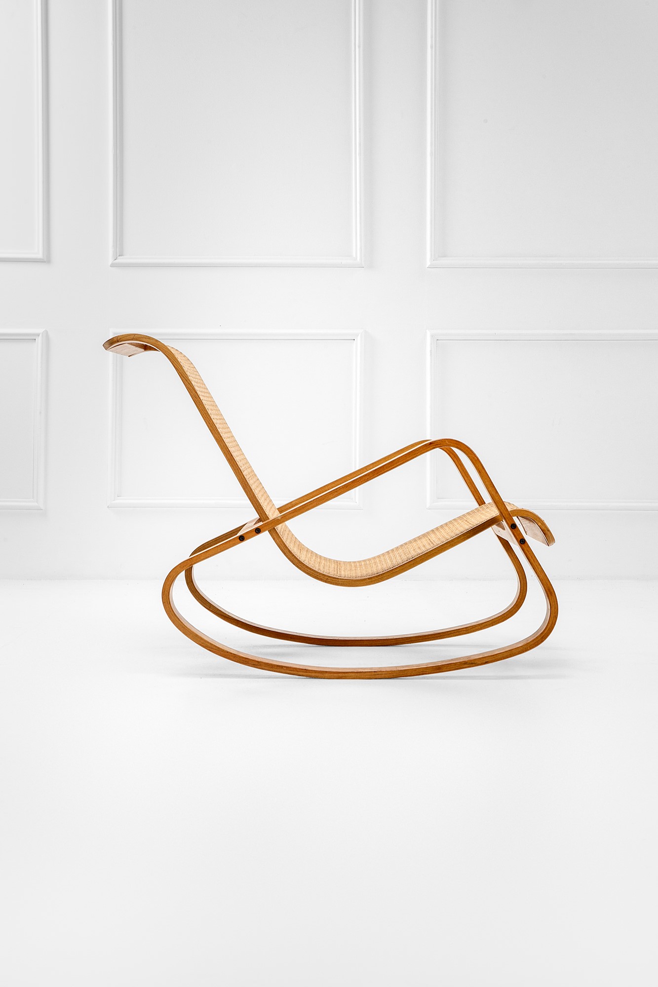 Dondolo nello stile razionalista