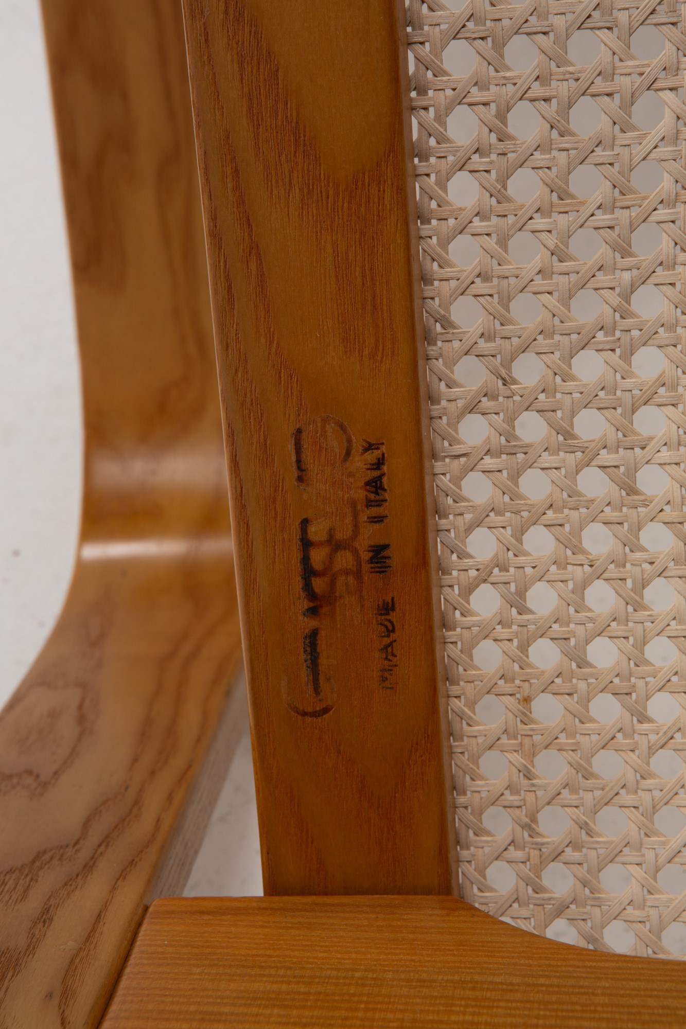 Dondolo nello stile razionalista