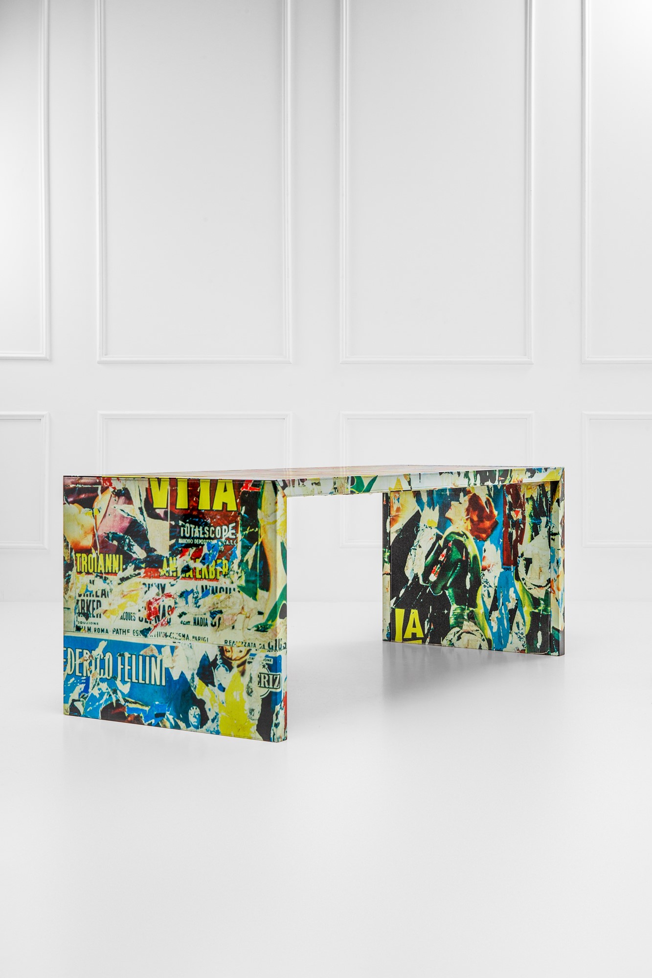 Mimmo Rotella, Marco Ferreri - Tavolo Scrivania la Dolce Vita della Collezione Décollage