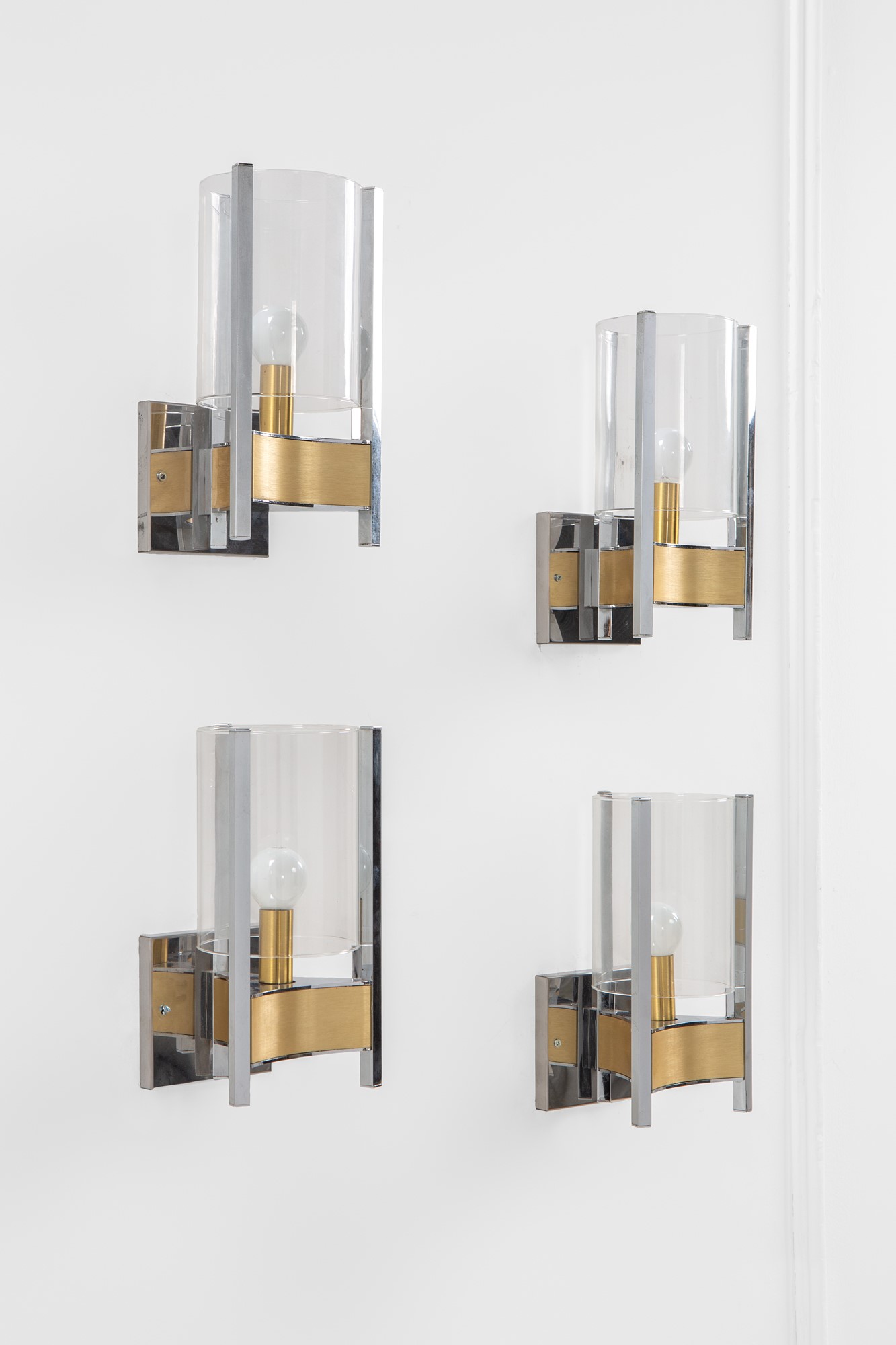 Quattro lampade da parete