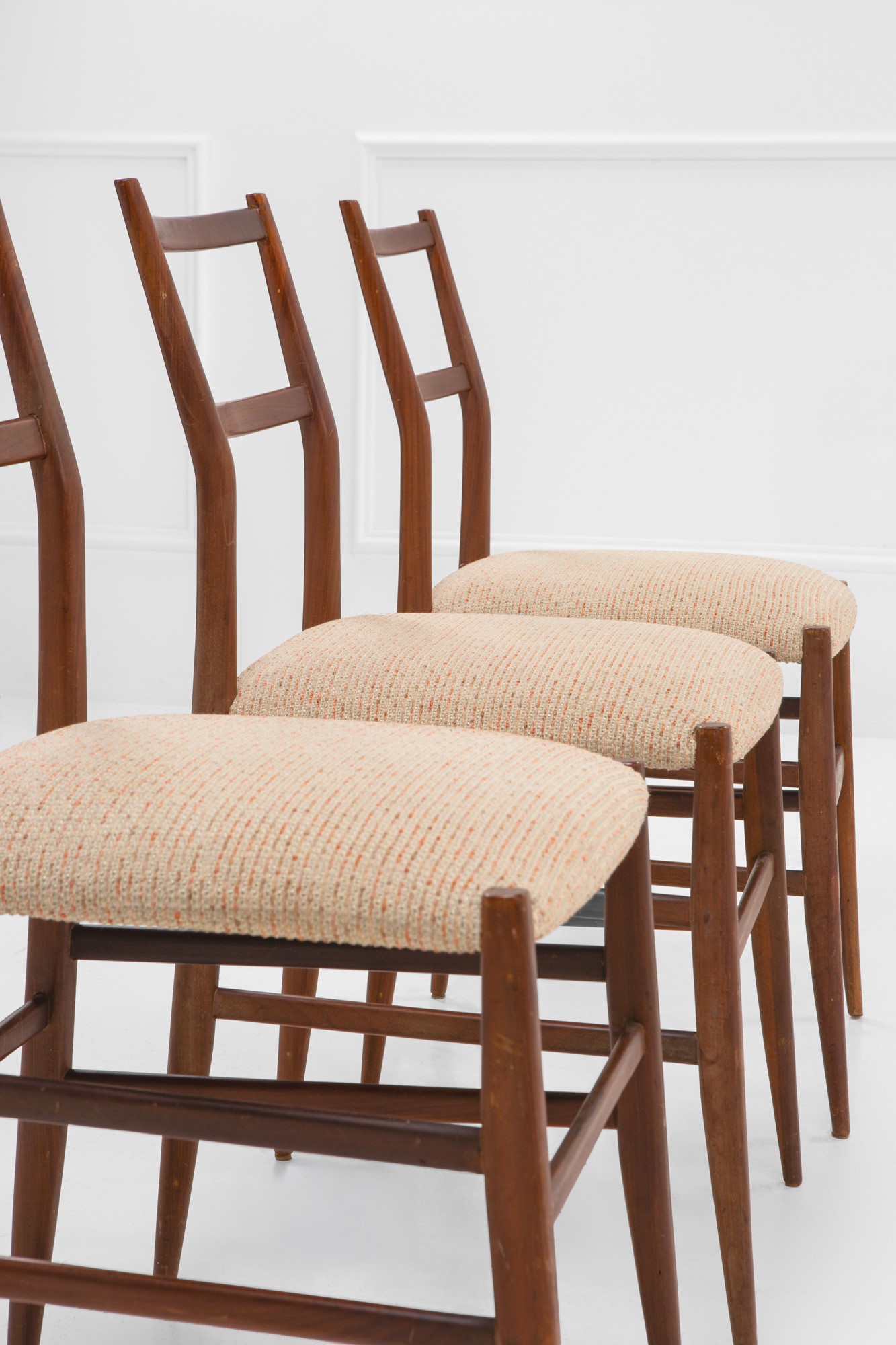 Sei sedie mod. 646 detto Leggera