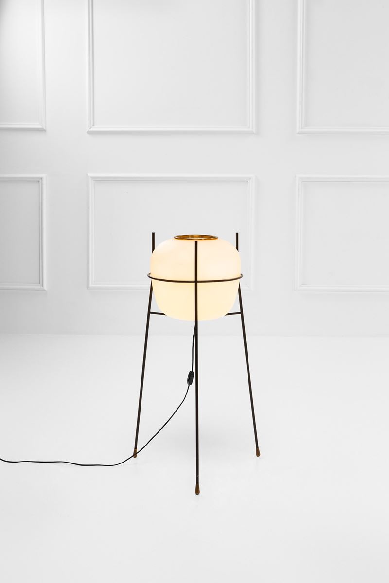 Lampada da terra a tre piedi