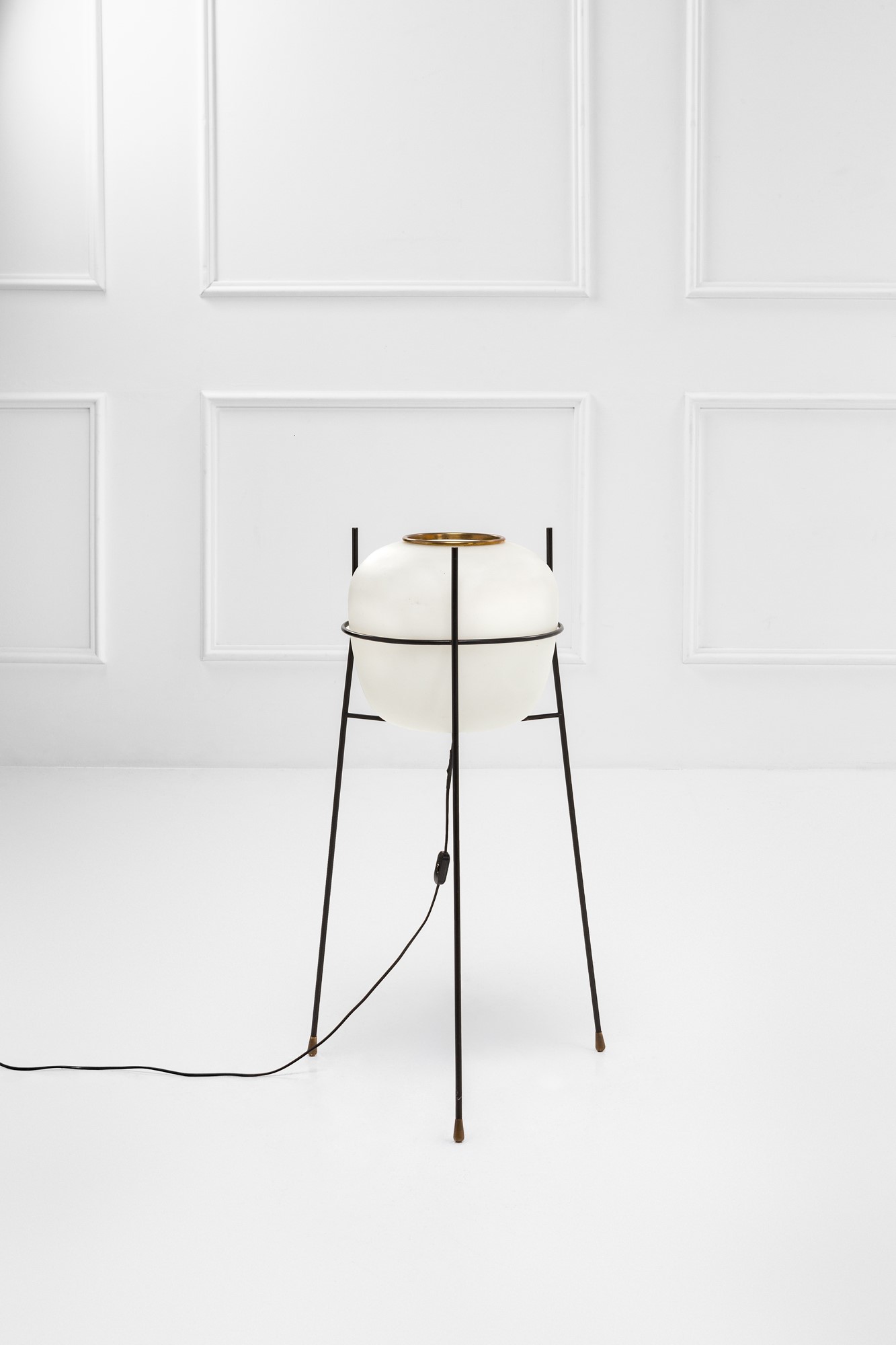 Lampada da terra a tre piedi