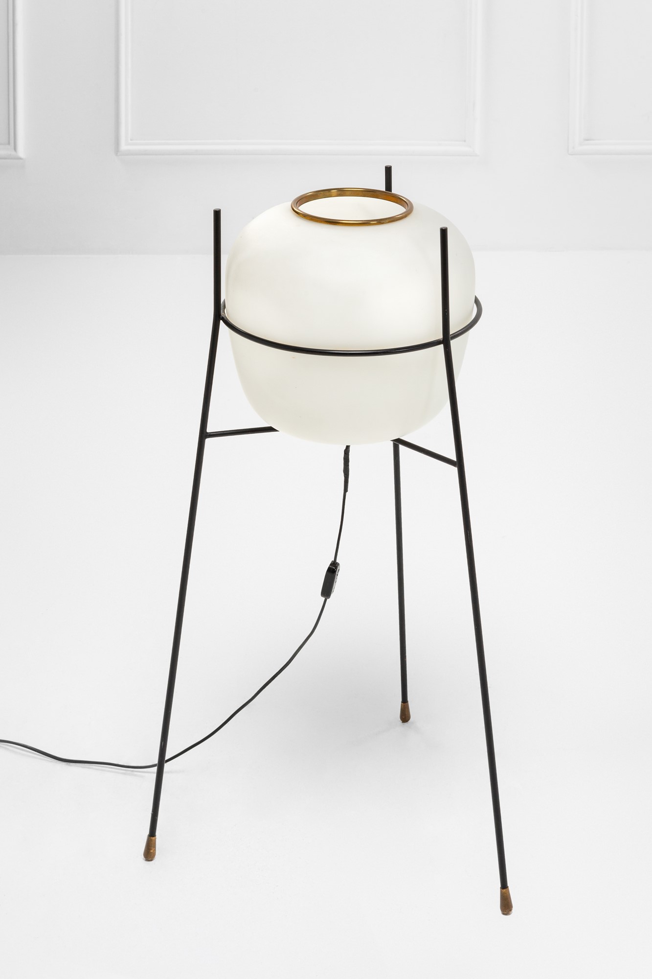 Lampada da terra a tre piedi