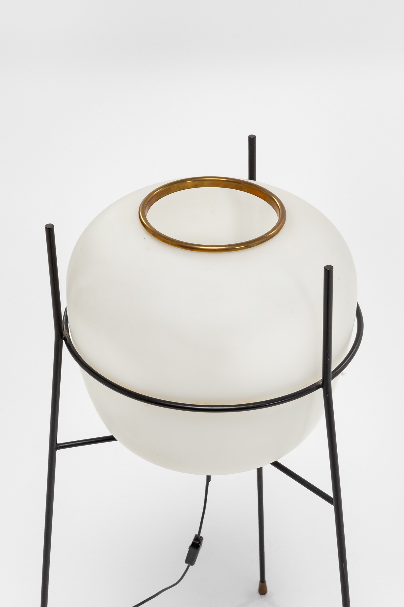 Lampada da terra a tre piedi