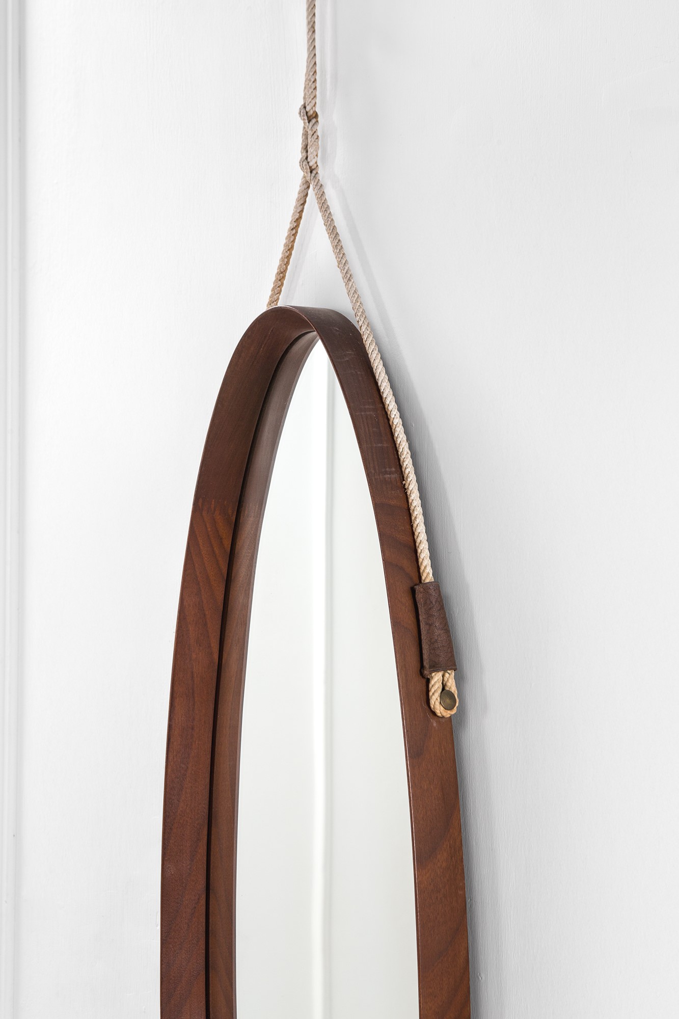 Specchio da parete di forma ovale