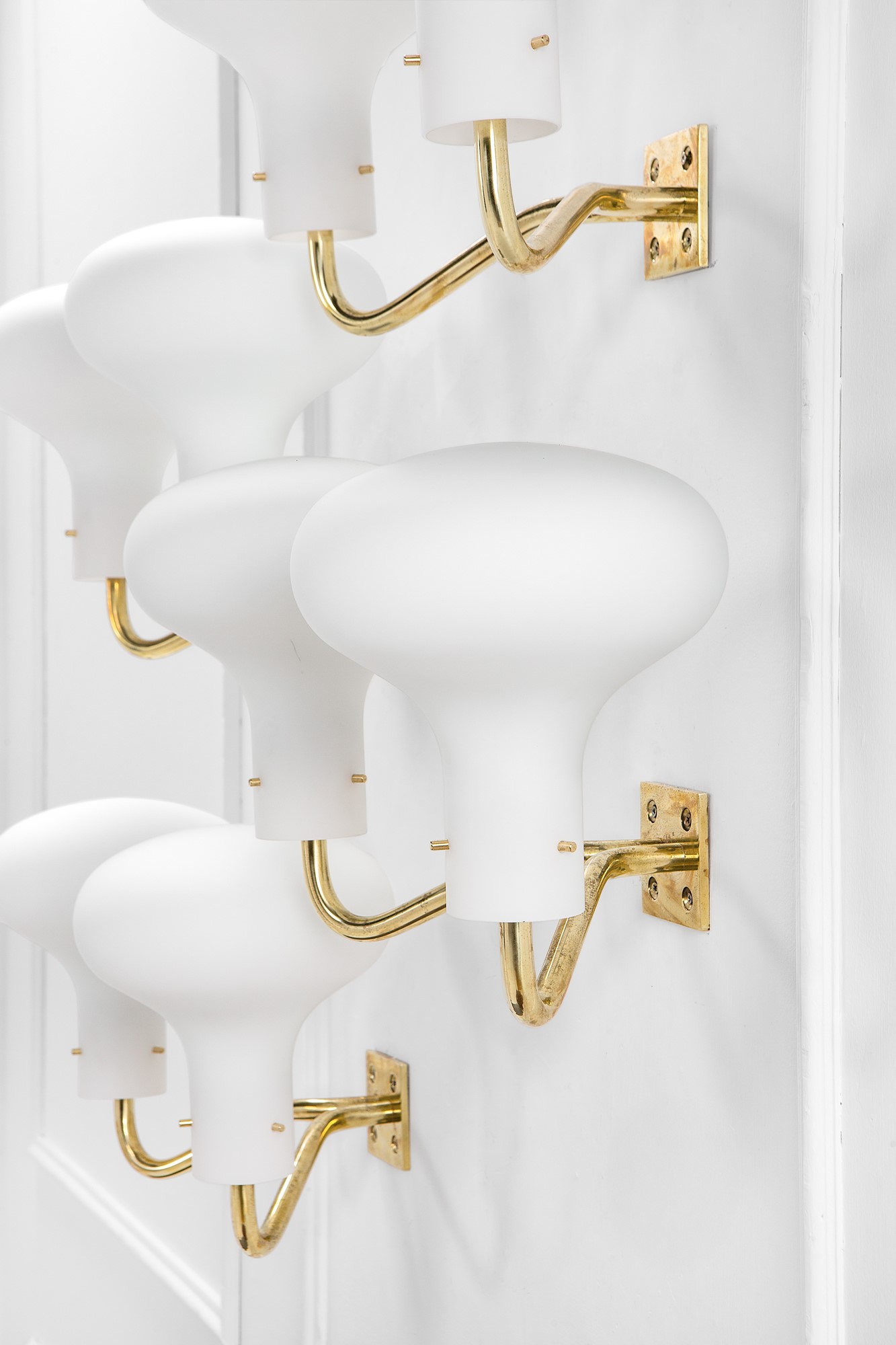 Quattro lampade da parete a due luci della serie Lp 12