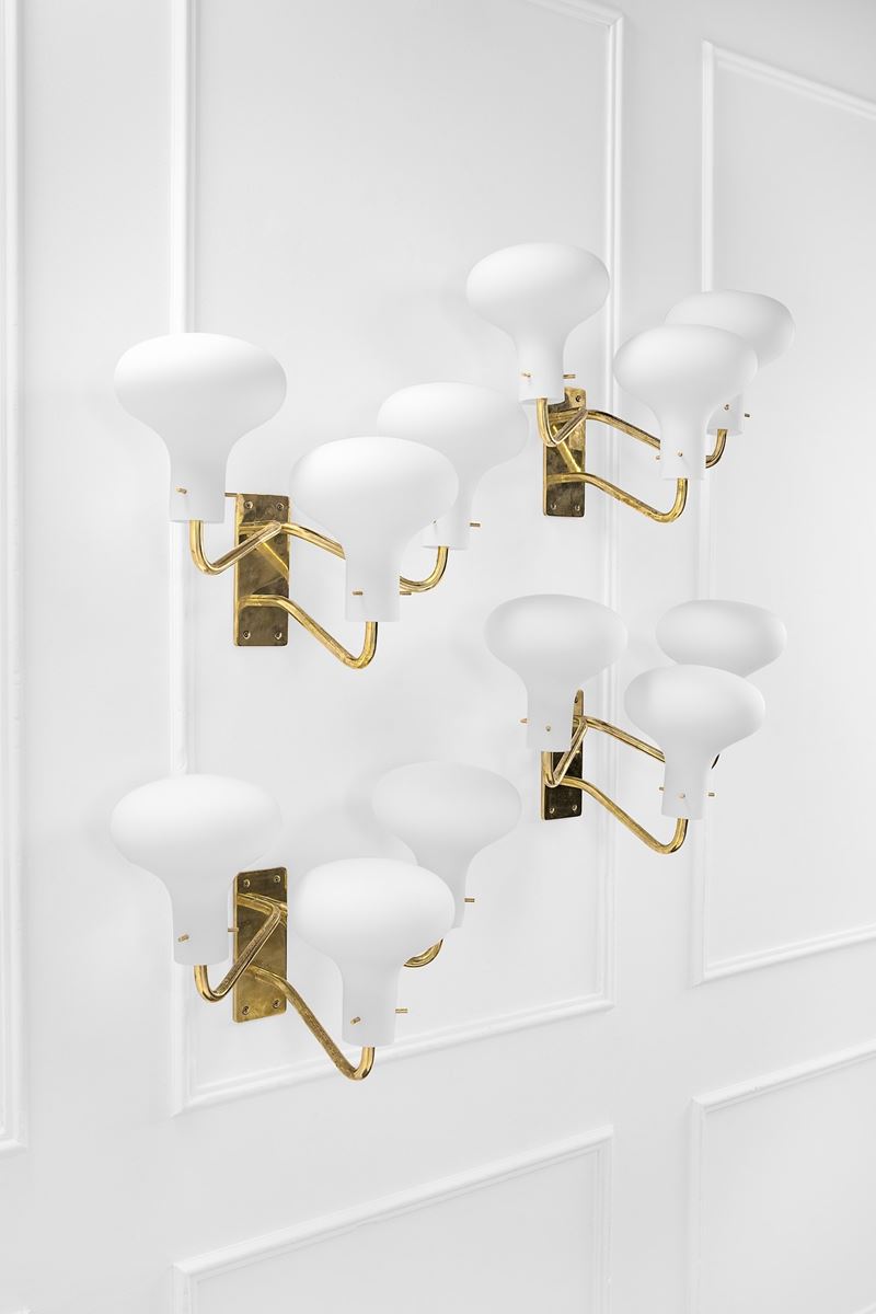 Quattro lampade da parete a tre luci della serie Lp 12