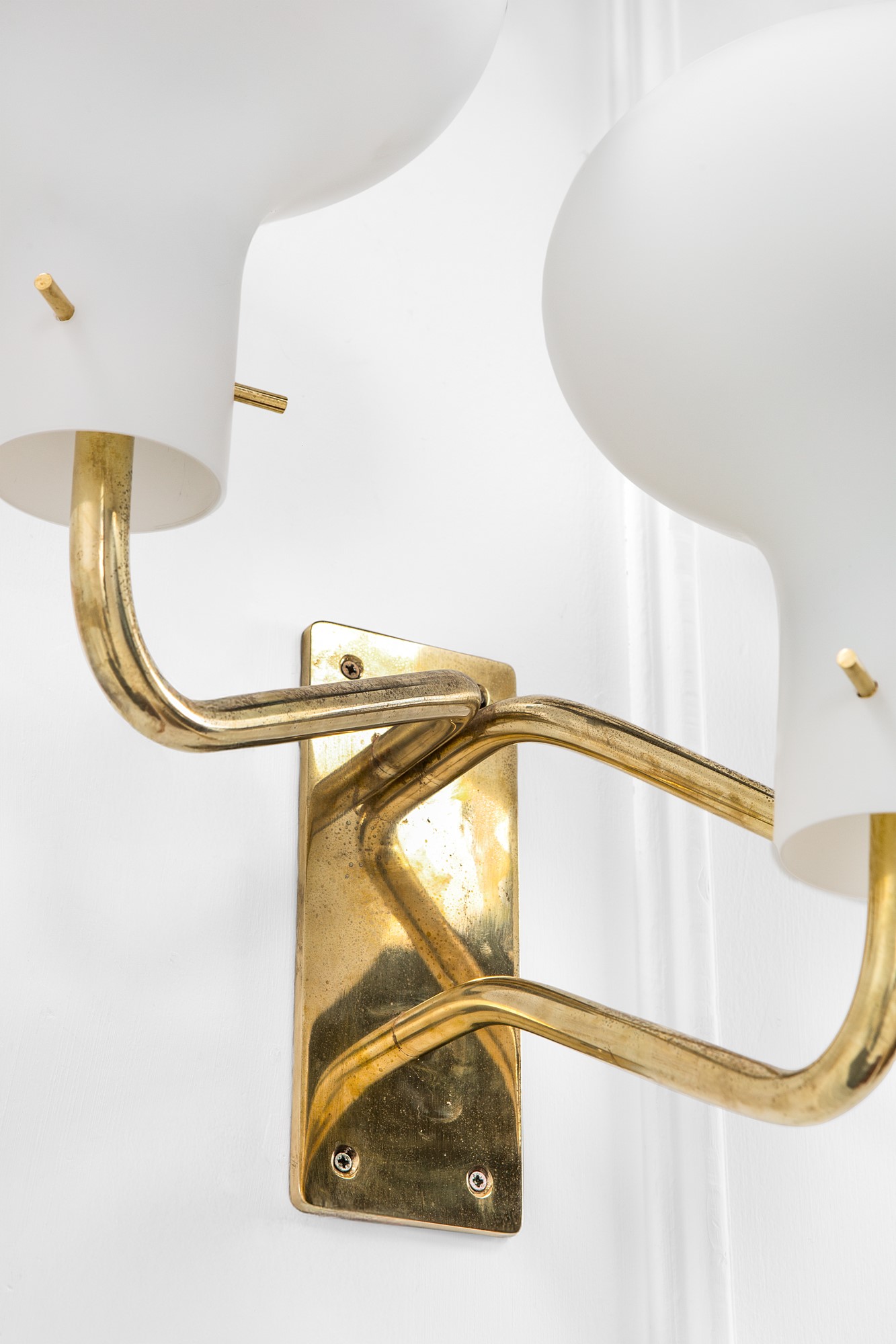 Quattro lampade da parete a tre luci della serie Lp 12