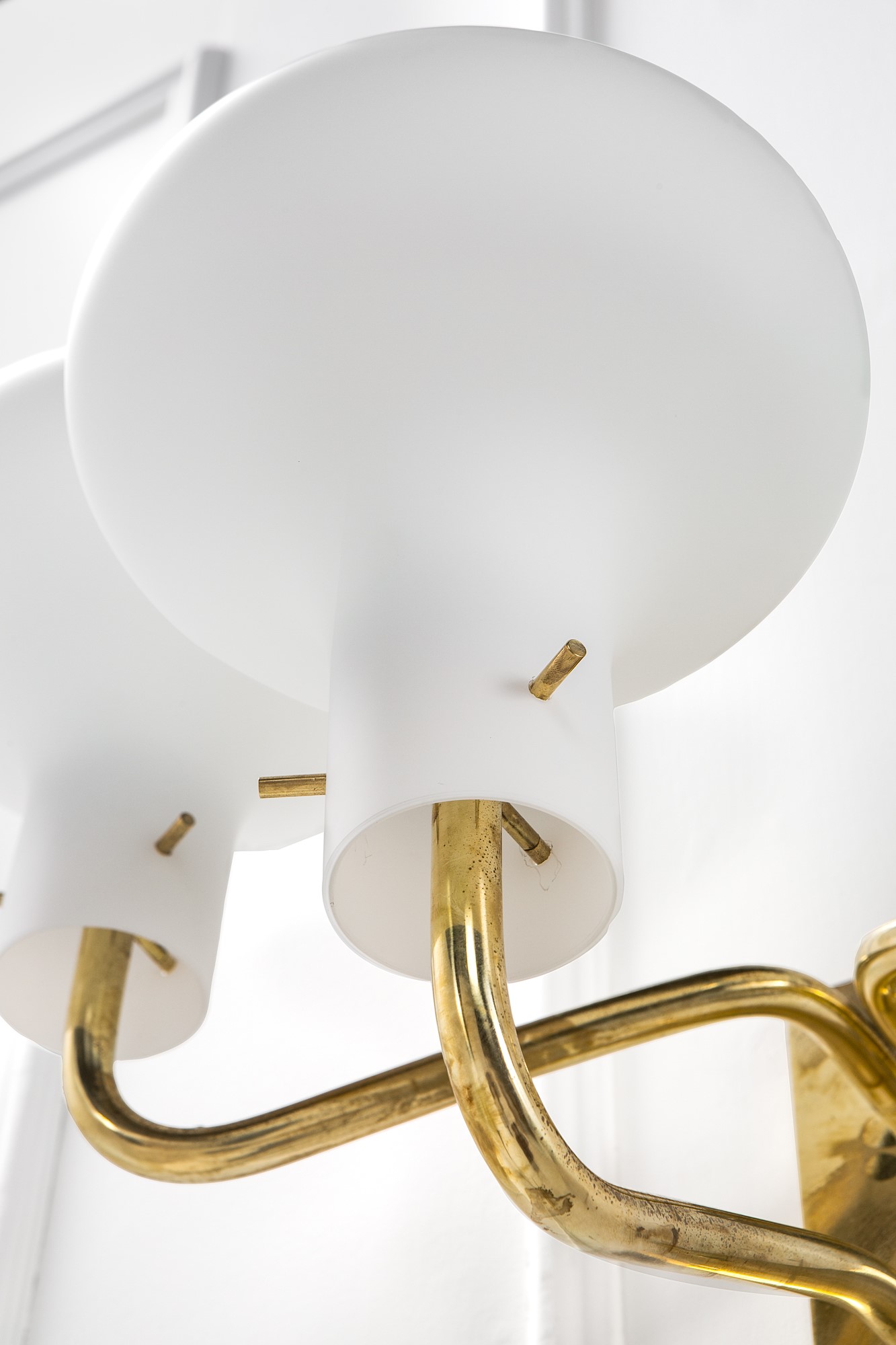 Quattro lampade da parete a tre luci della serie Lp 12