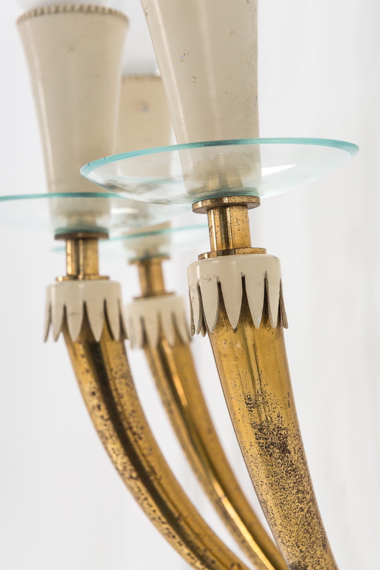 Due lampade da parete a tre luci