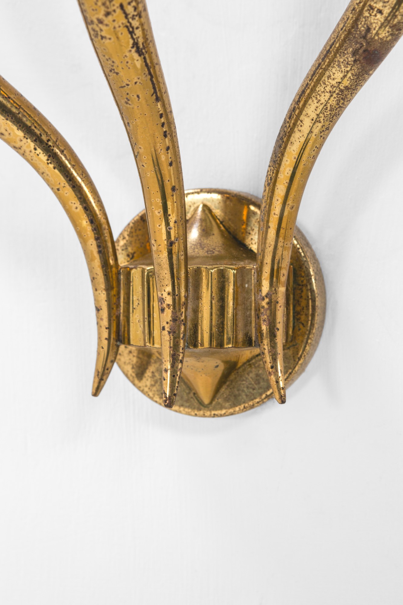 Due lampade da parete a tre luci