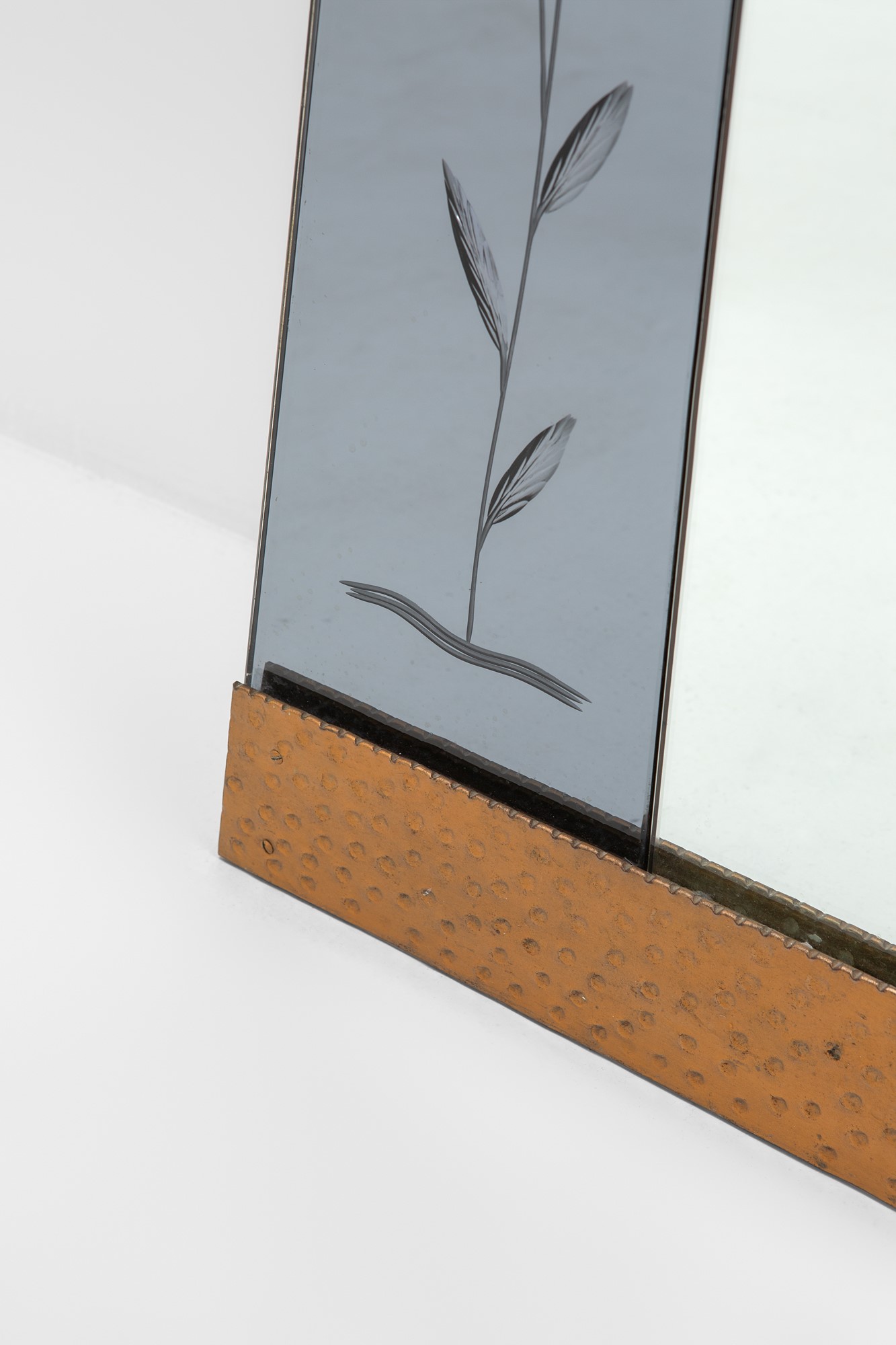 Grande specchiera fondo sala