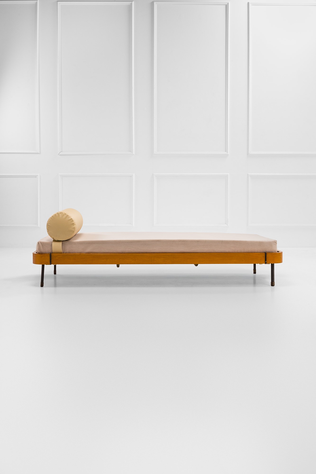 Day bed
