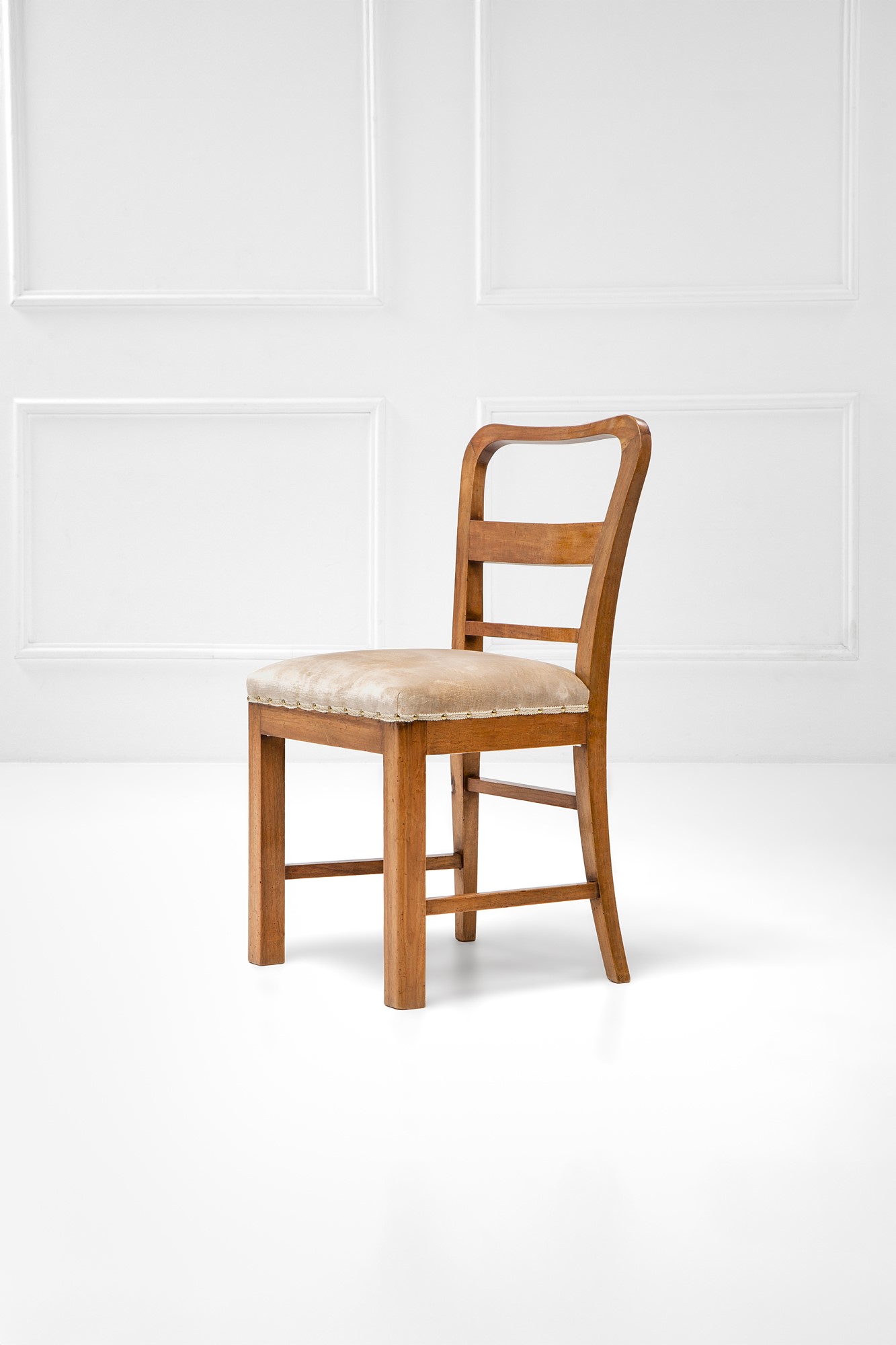 Quattro sedie e due poltroncine deco'