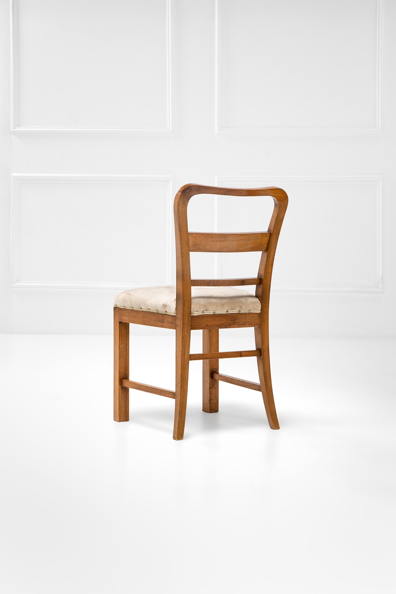 Quattro sedie e due poltroncine deco'