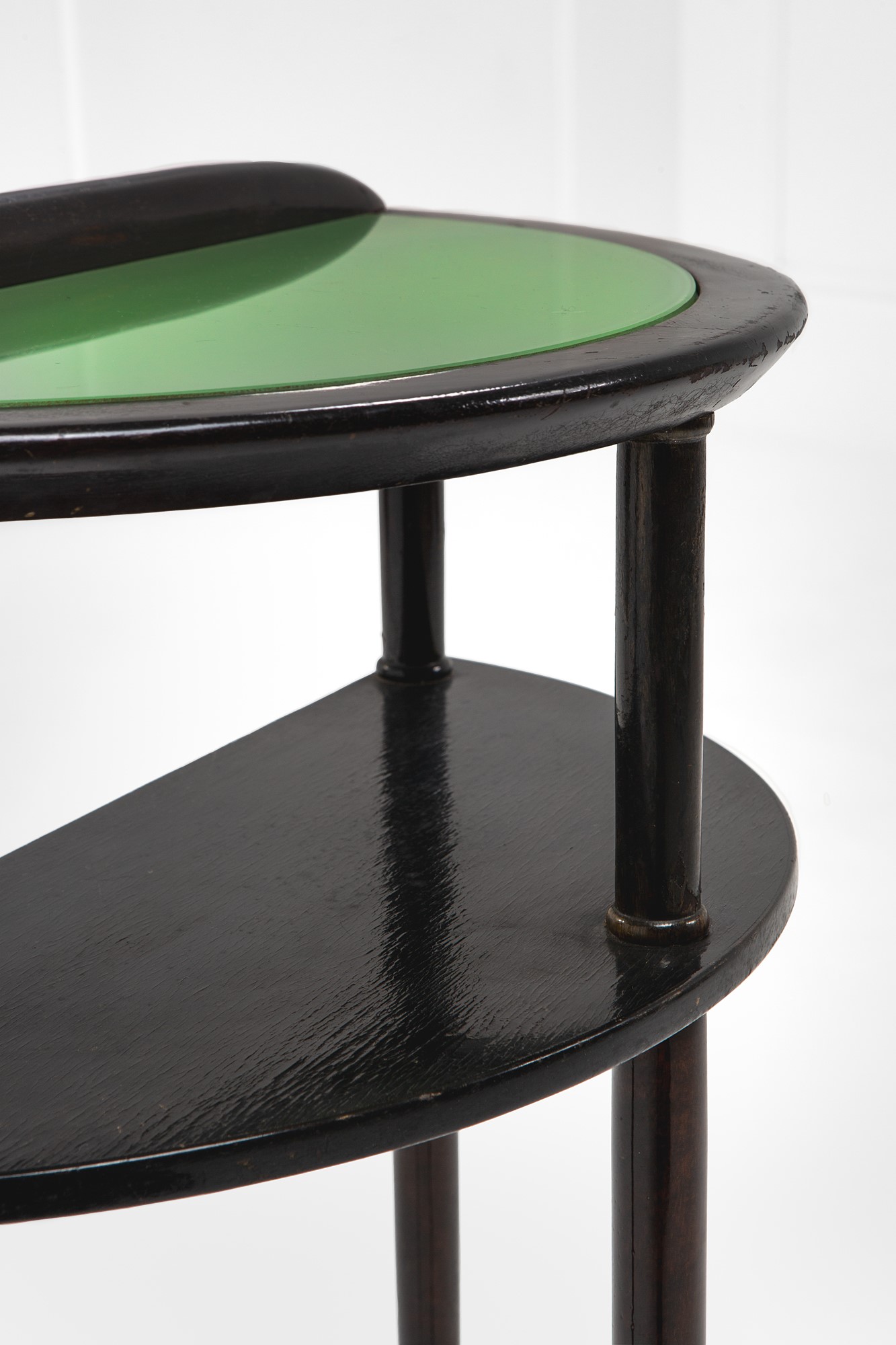 Piccola console con ripiano