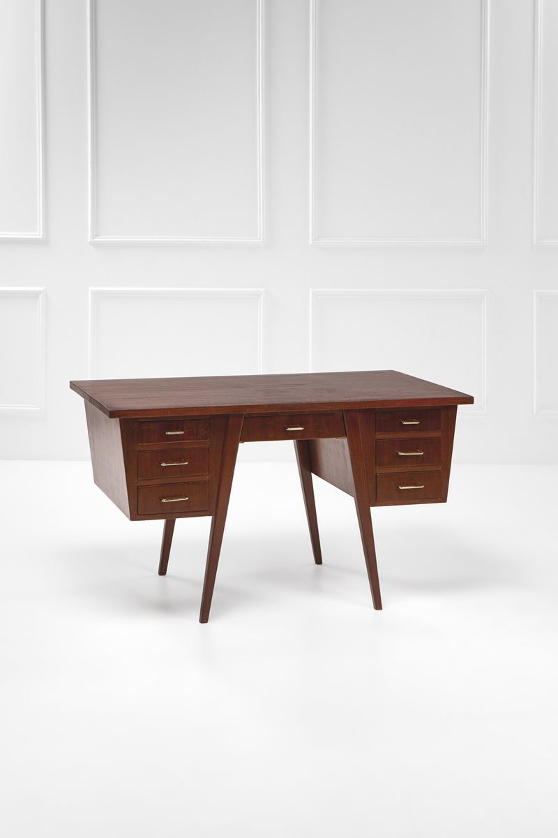 Scrivania con cassetti