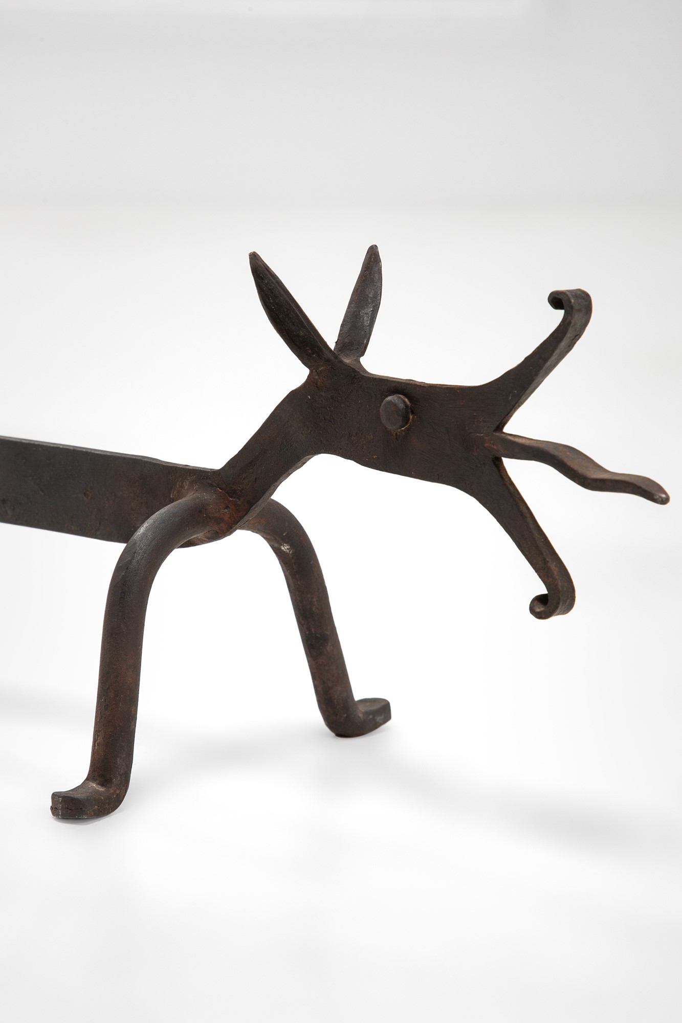 Coppia di alari zoomorfi