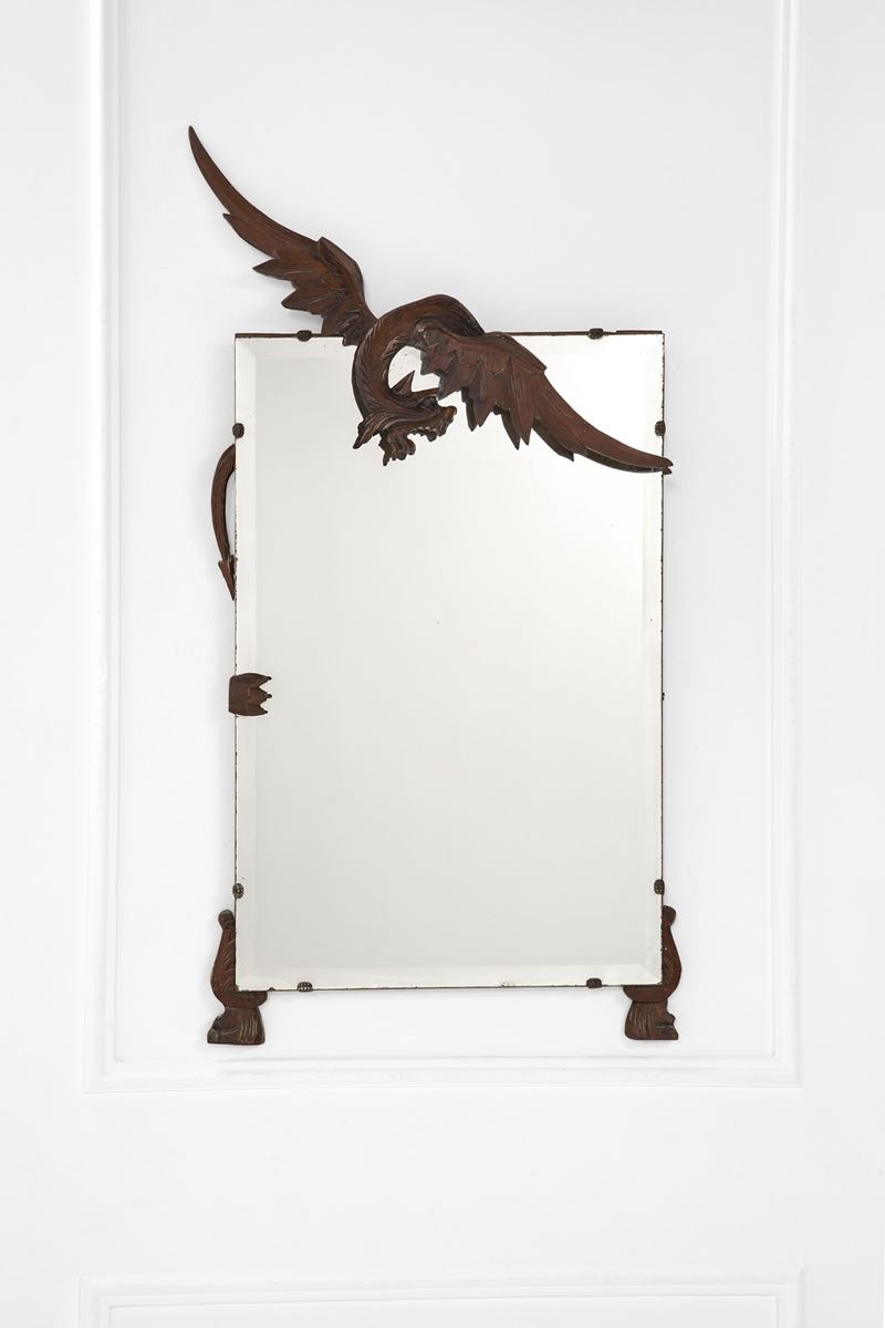Specchio con scultura di drago