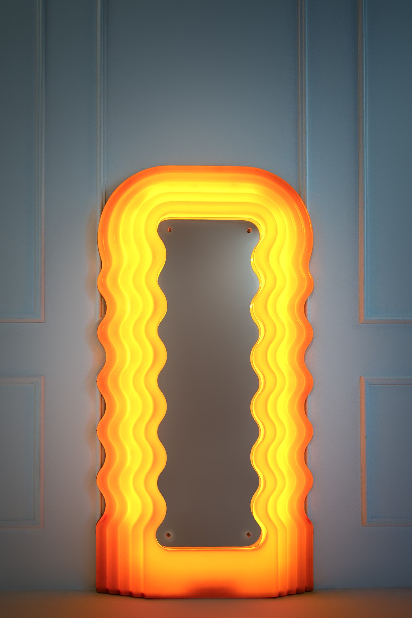 Specchiera mod. Ultrafragola della serie Mobili Grigi