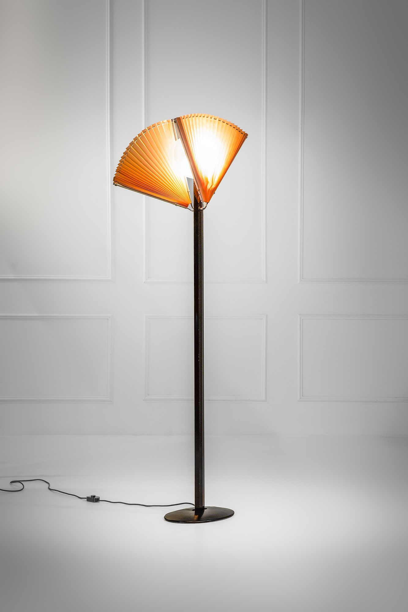 Afra e Tobia Scarpa - Lampada da Terra Mod. Butterfly