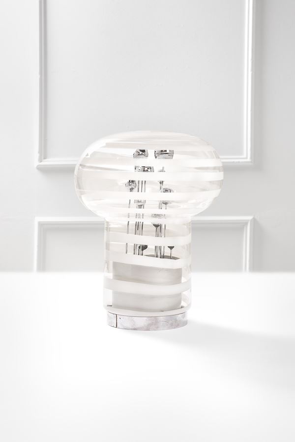 Grande lampada da tavolo
